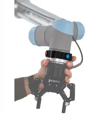Teach-Ring für Universal Robots mit Robotiq Greifer den eine Hand beweg